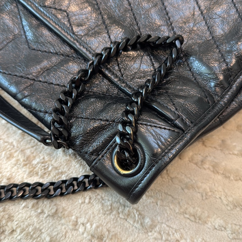 Yves Saint Laurent Niki medium Black on black lambskin Shoulder Bag - Picture 11 of 17